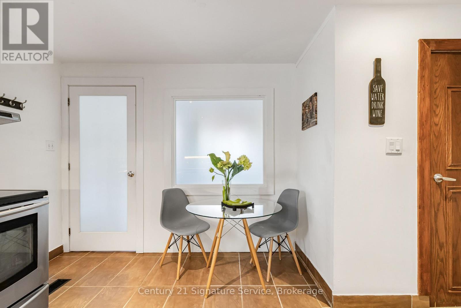527 Westmount Avenue, Toronto, Ontario  M6E 3N6 - Photo 16 - C13089528