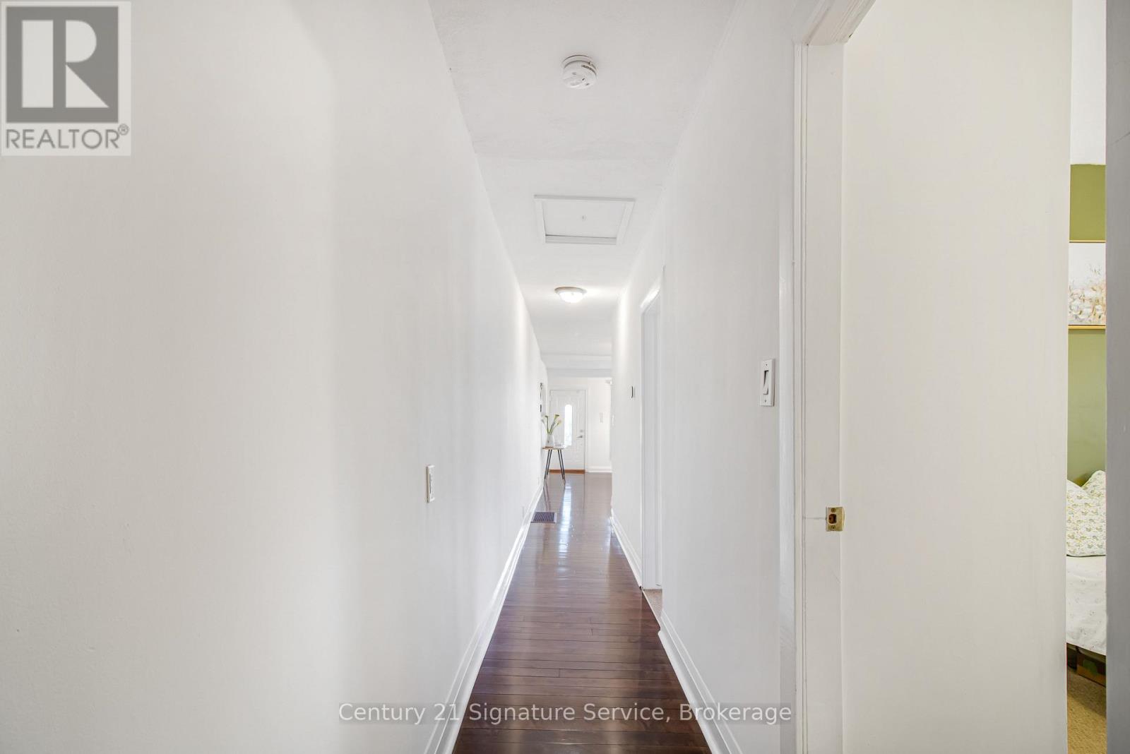 527 Westmount Avenue, Toronto, Ontario  M6E 3N6 - Photo 17 - C13089528