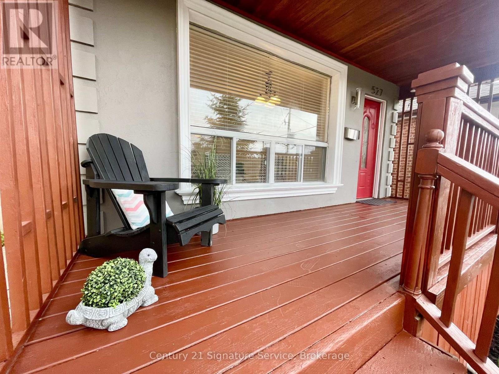 527 Westmount Avenue, Toronto, Ontario  M6E 3N6 - Photo 2 - C13089528