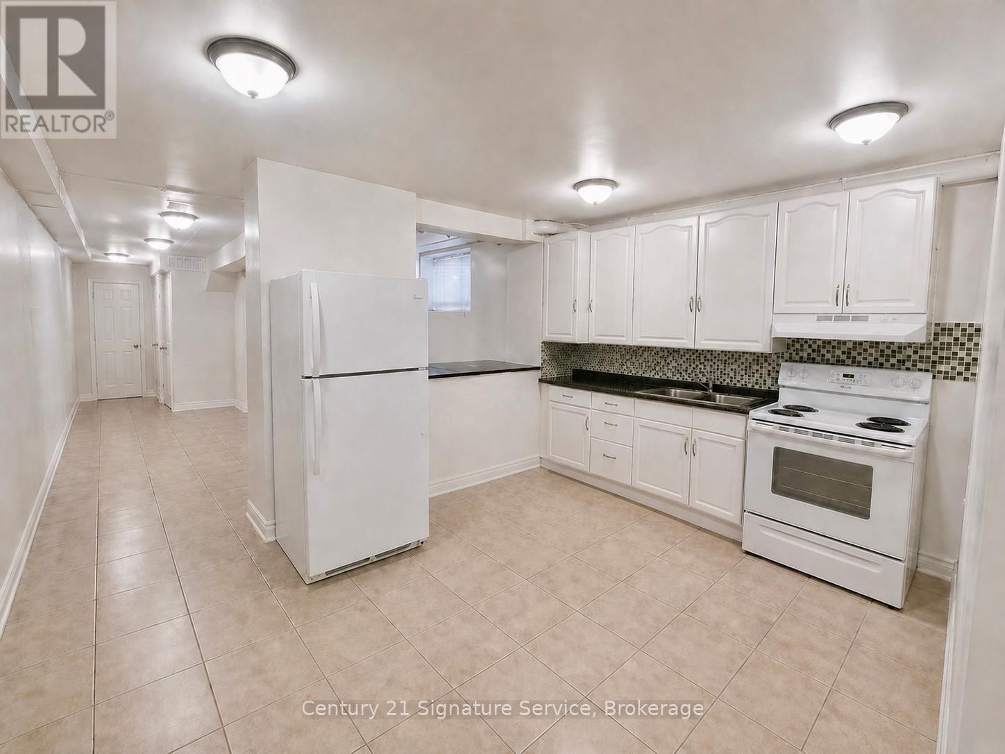 527 Westmount Avenue, Toronto, Ontario  M6E 3N6 - Photo 30 - C13089528