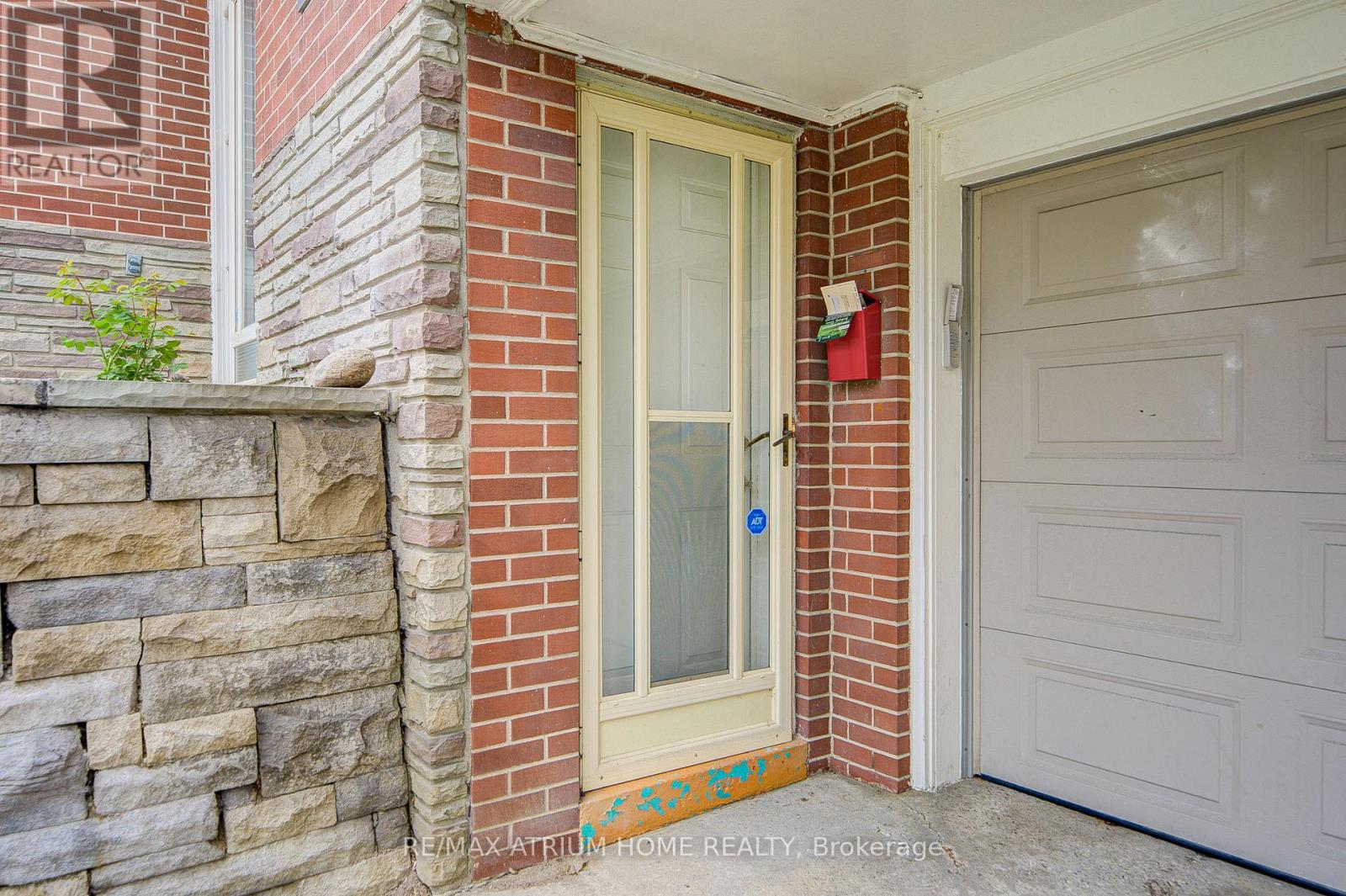 145 Fenn Avenue, Toronto, Ontario  M2P 1X8 - Photo 3 - C13089536