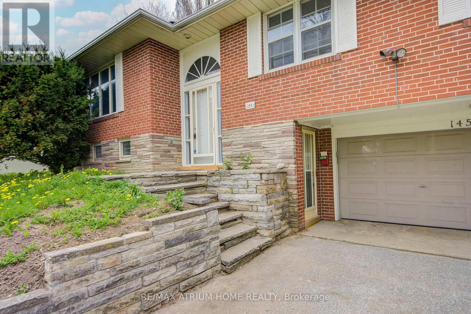 145 Fenn Avenue, Toronto, Ontario  M2P 1X8 - Photo 4 - C13089536