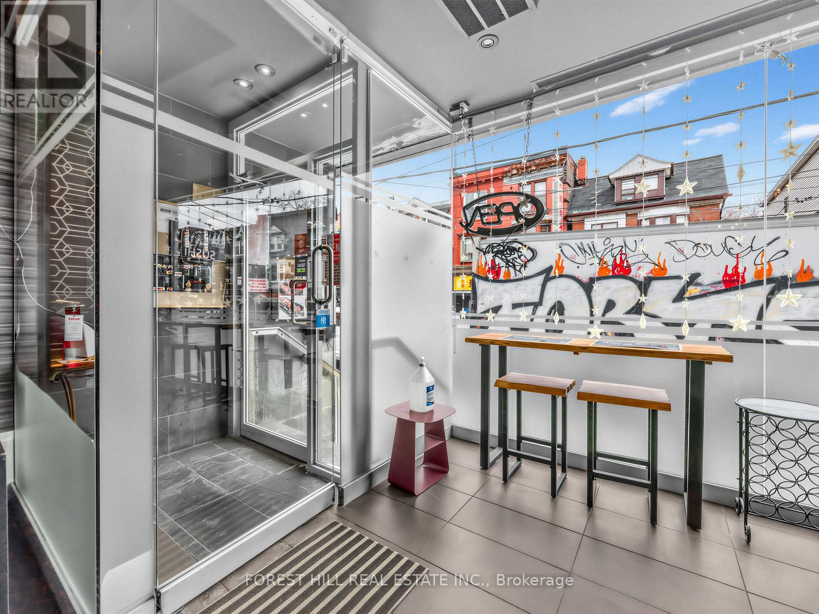 348 Broadview Avenue, Toronto, Ontario  M4M 2H1 - Photo 6 - E12850000