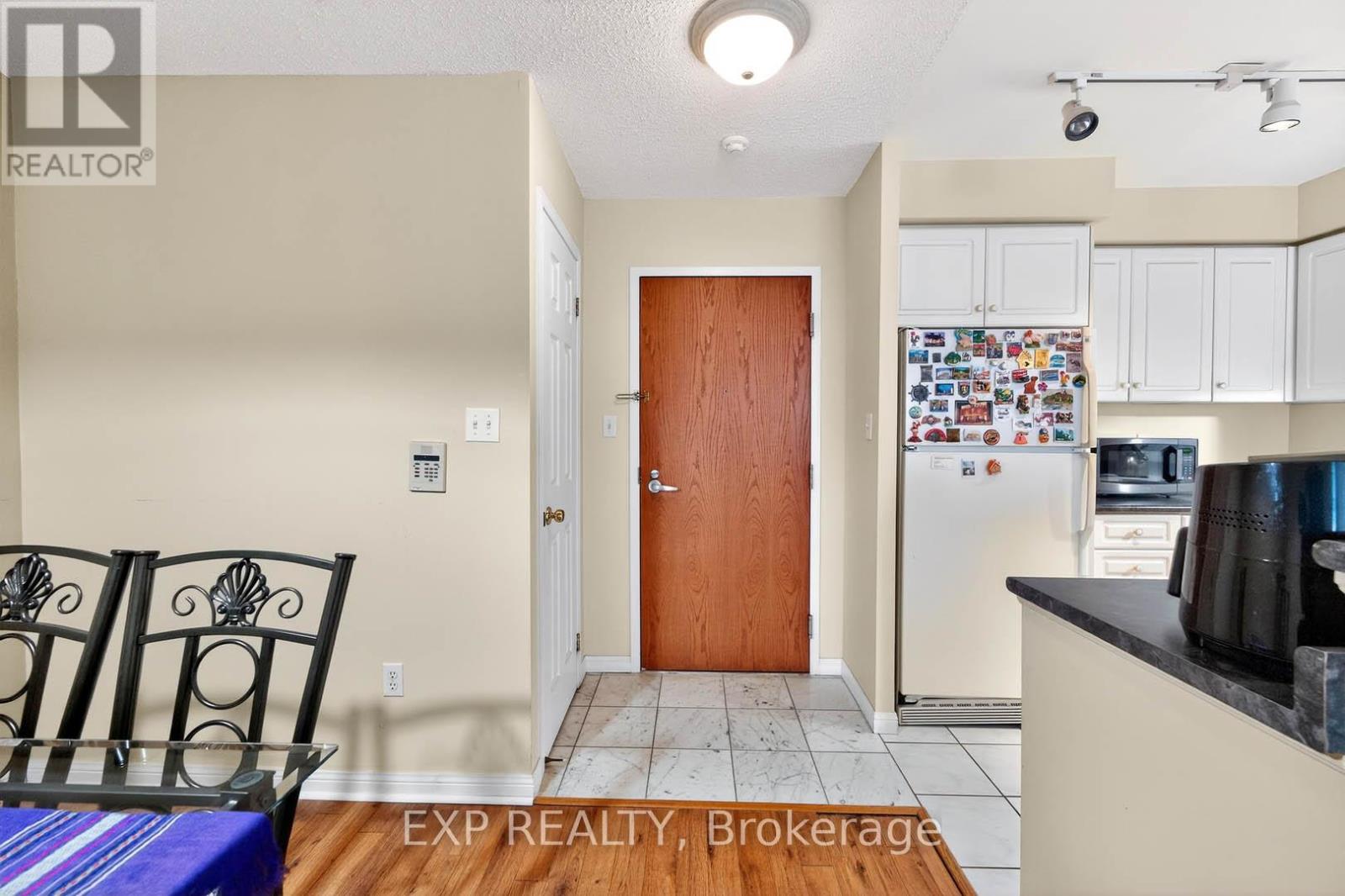 517 - 23 Lorraine Drive, Toronto, Ontario  M2N 6Z6 - Photo 8 - C13089770