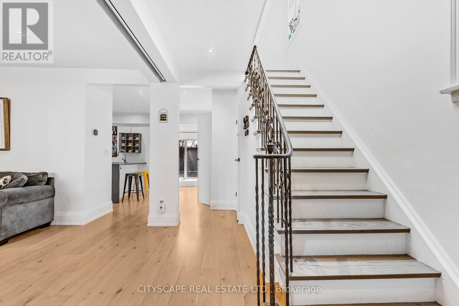 555 Castlefield Avenue, Toronto, Ontario  M5N 1L7 - Photo 17 - C13089792