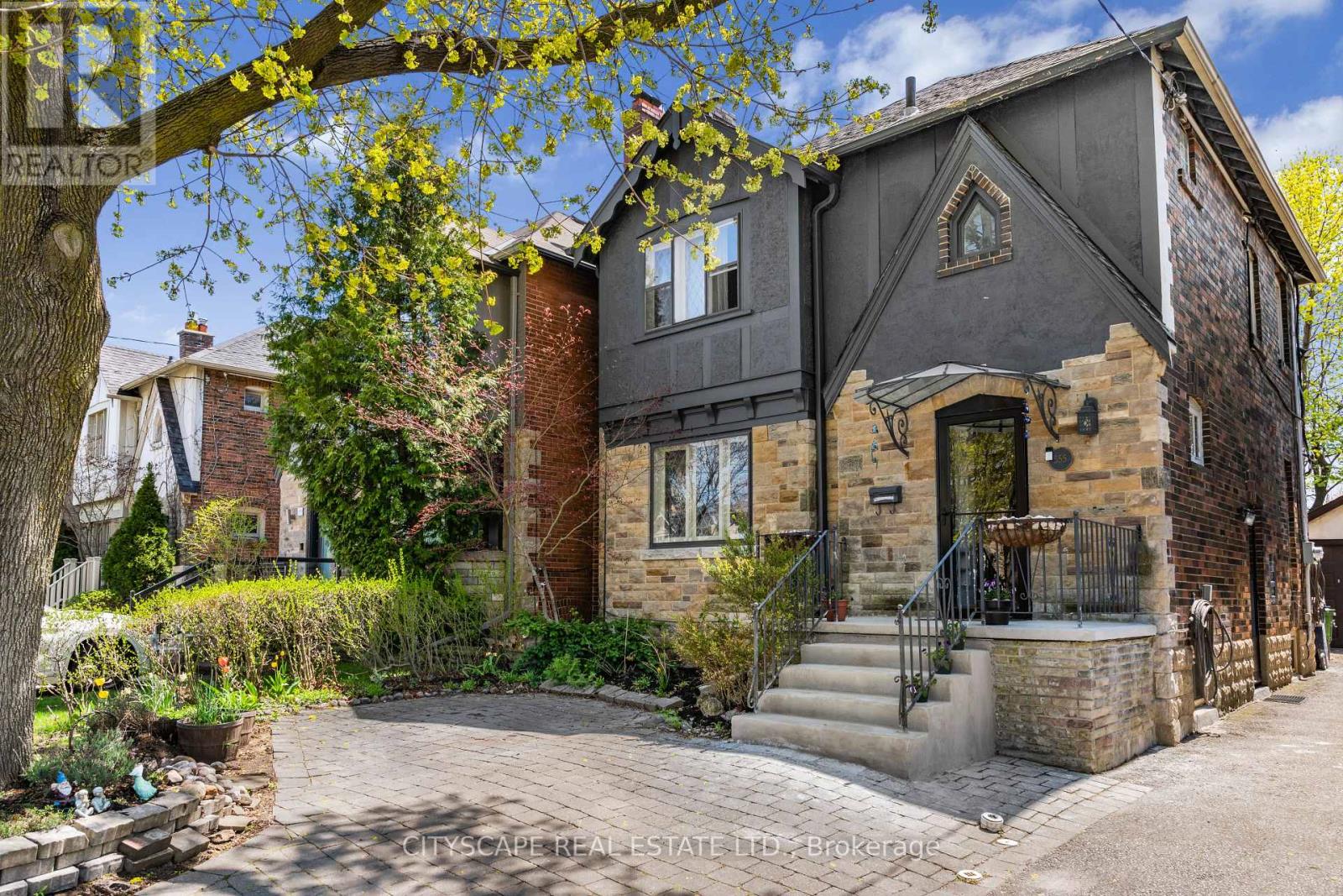 555 Castlefield Avenue, Toronto, Ontario  M5N 1L7 - Photo 2 - C13089792