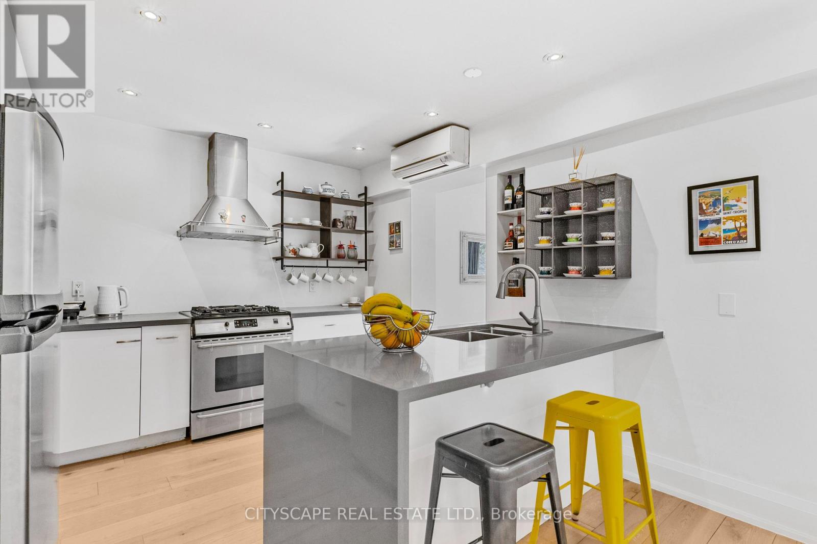 555 Castlefield Avenue, Toronto, Ontario  M5N 1L7 - Photo 5 - C13089792