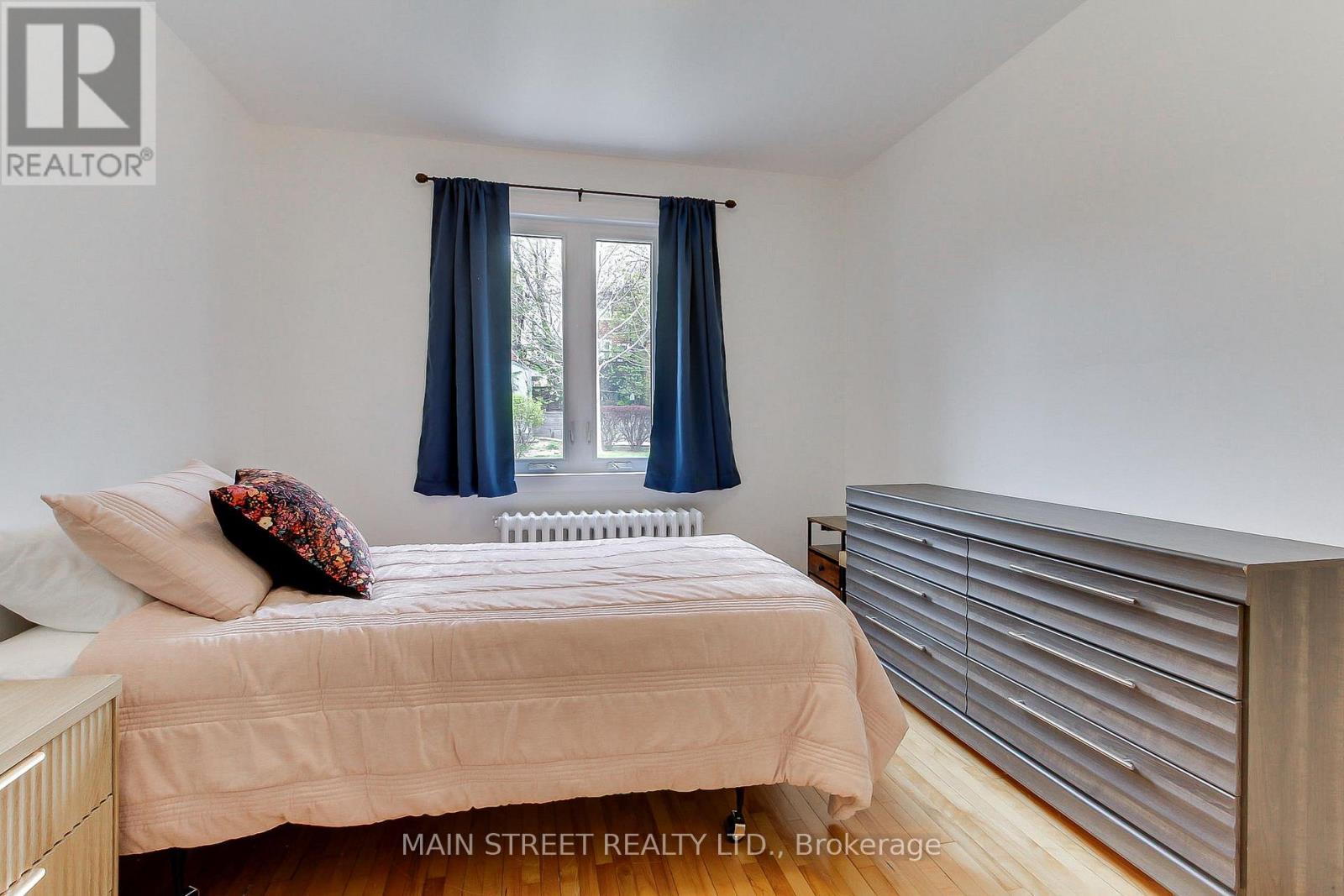595 Northcliffe Boulevard, Toronto, Ontario  M6E 3L6 - Photo 20 - C13089858
