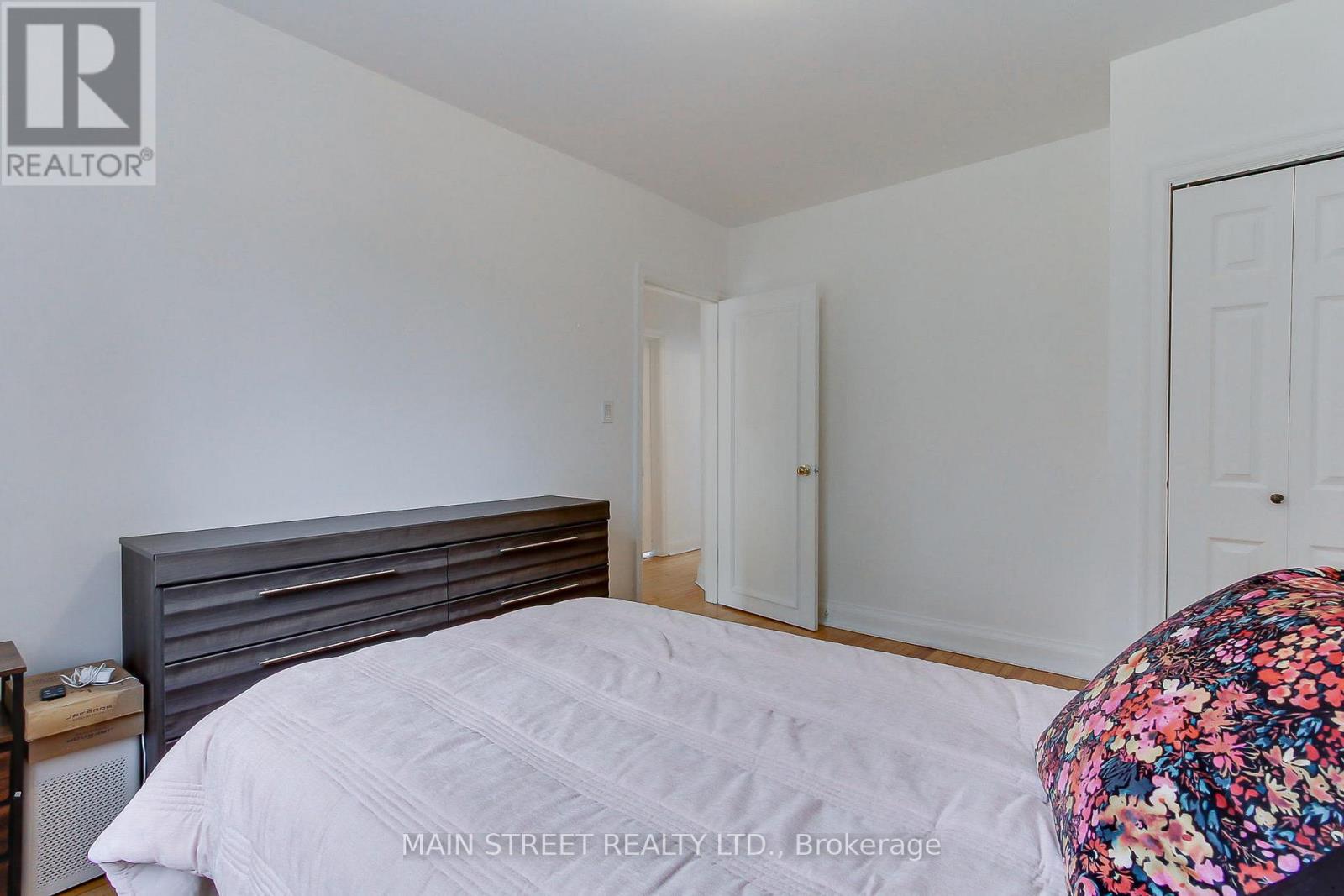 595 Northcliffe Boulevard, Toronto, Ontario  M6E 3L6 - Photo 21 - C13089858