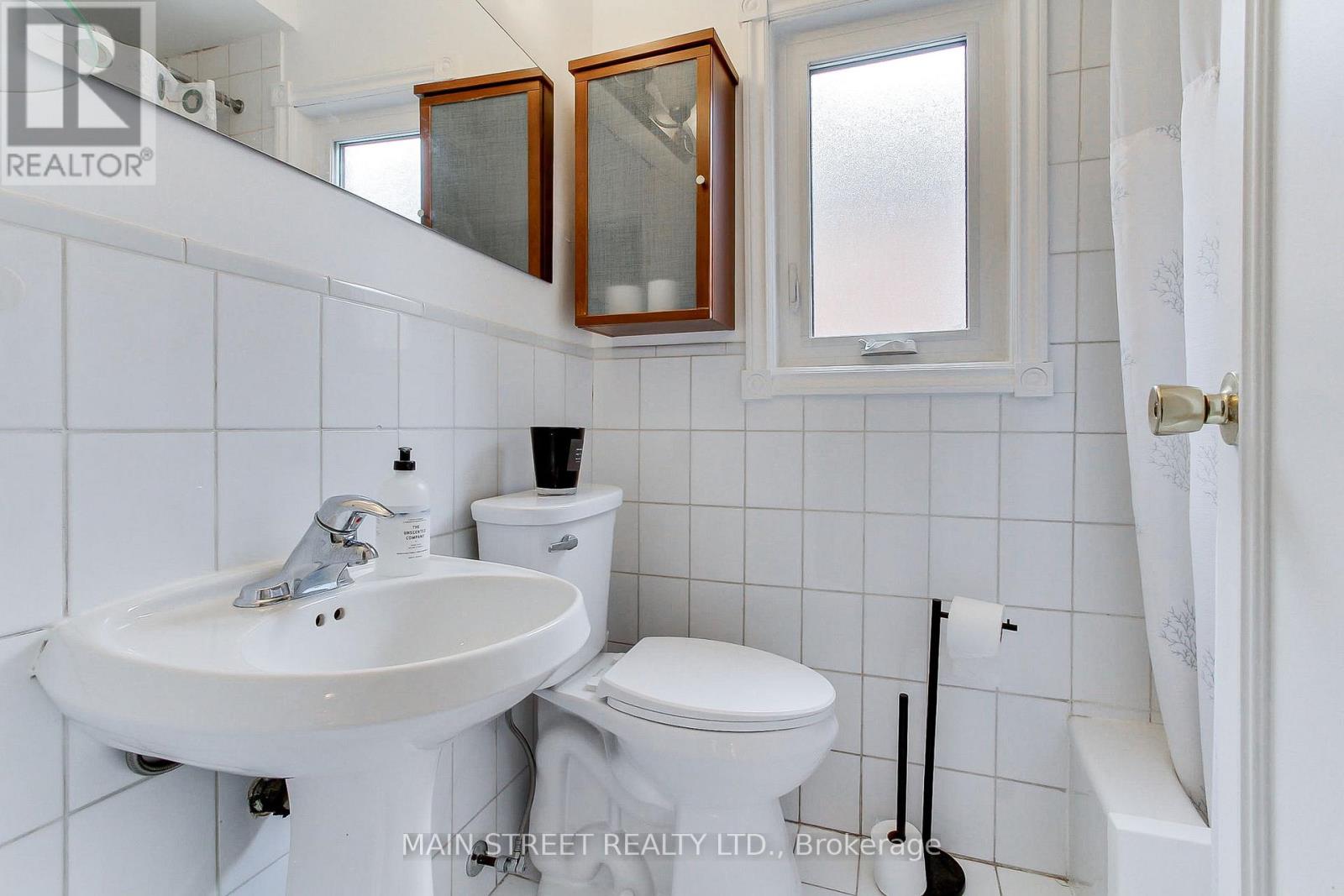 595 Northcliffe Boulevard, Toronto, Ontario  M6E 3L6 - Photo 23 - C13089858