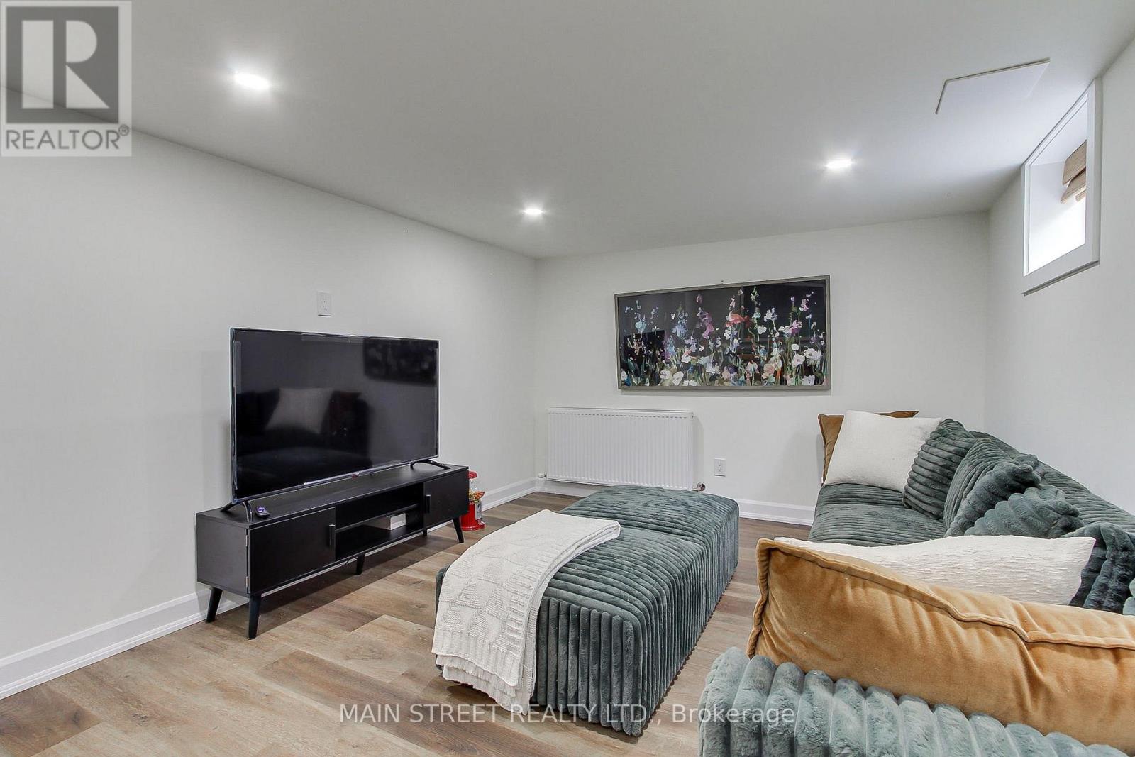 595 Northcliffe Boulevard, Toronto, Ontario  M6E 3L6 - Photo 34 - C13089858