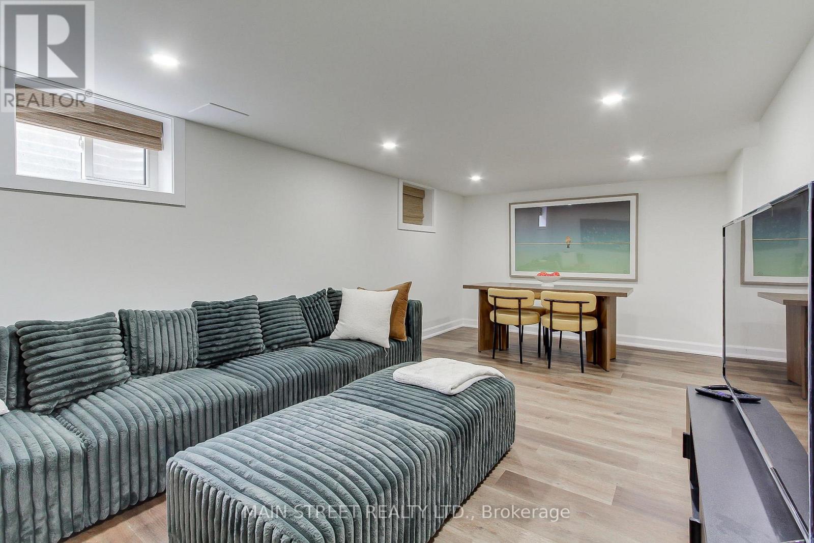595 Northcliffe Boulevard, Toronto, Ontario  M6E 3L6 - Photo 35 - C13089858