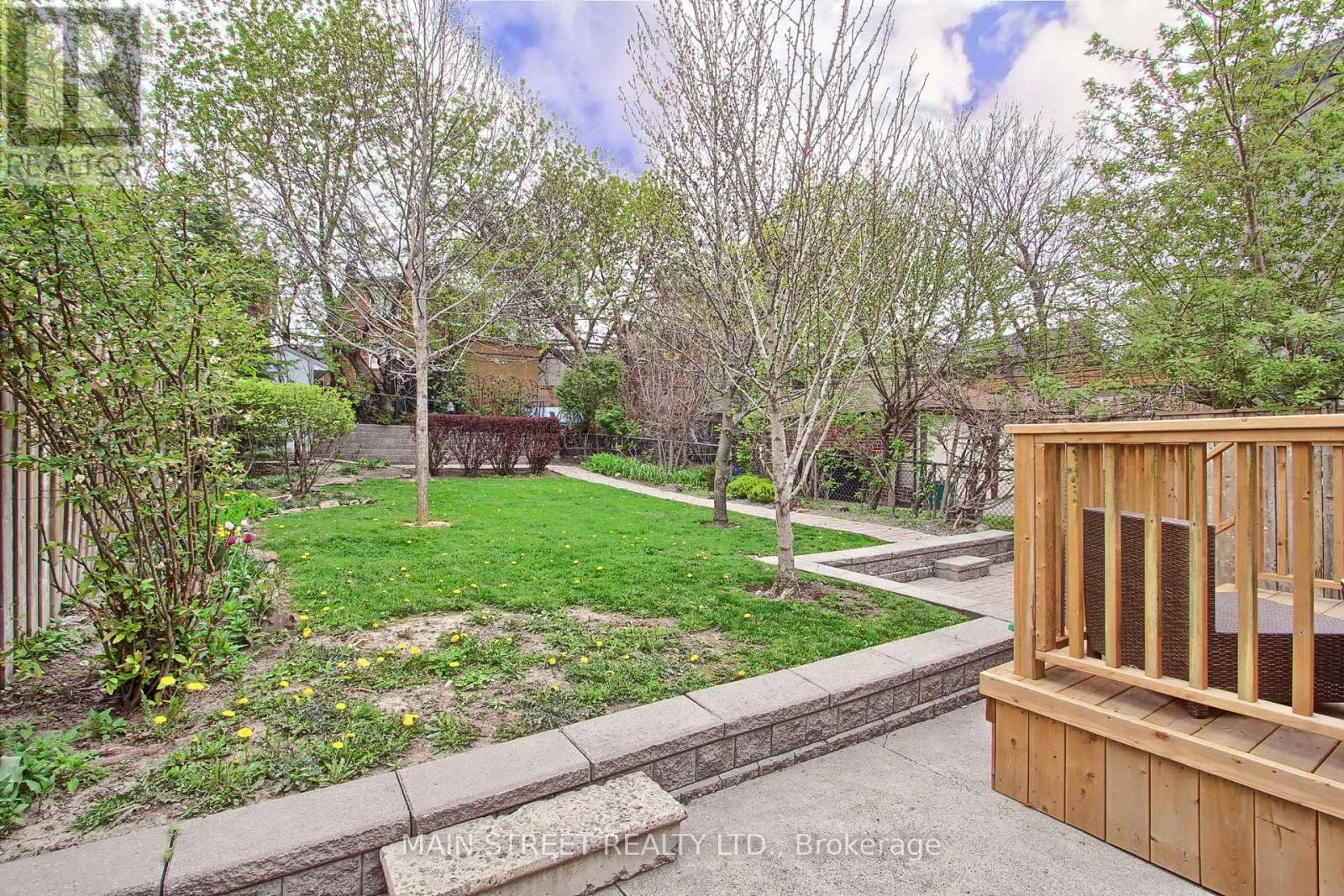 595 Northcliffe Boulevard, Toronto, Ontario  M6E 3L6 - Photo 45 - C13089858