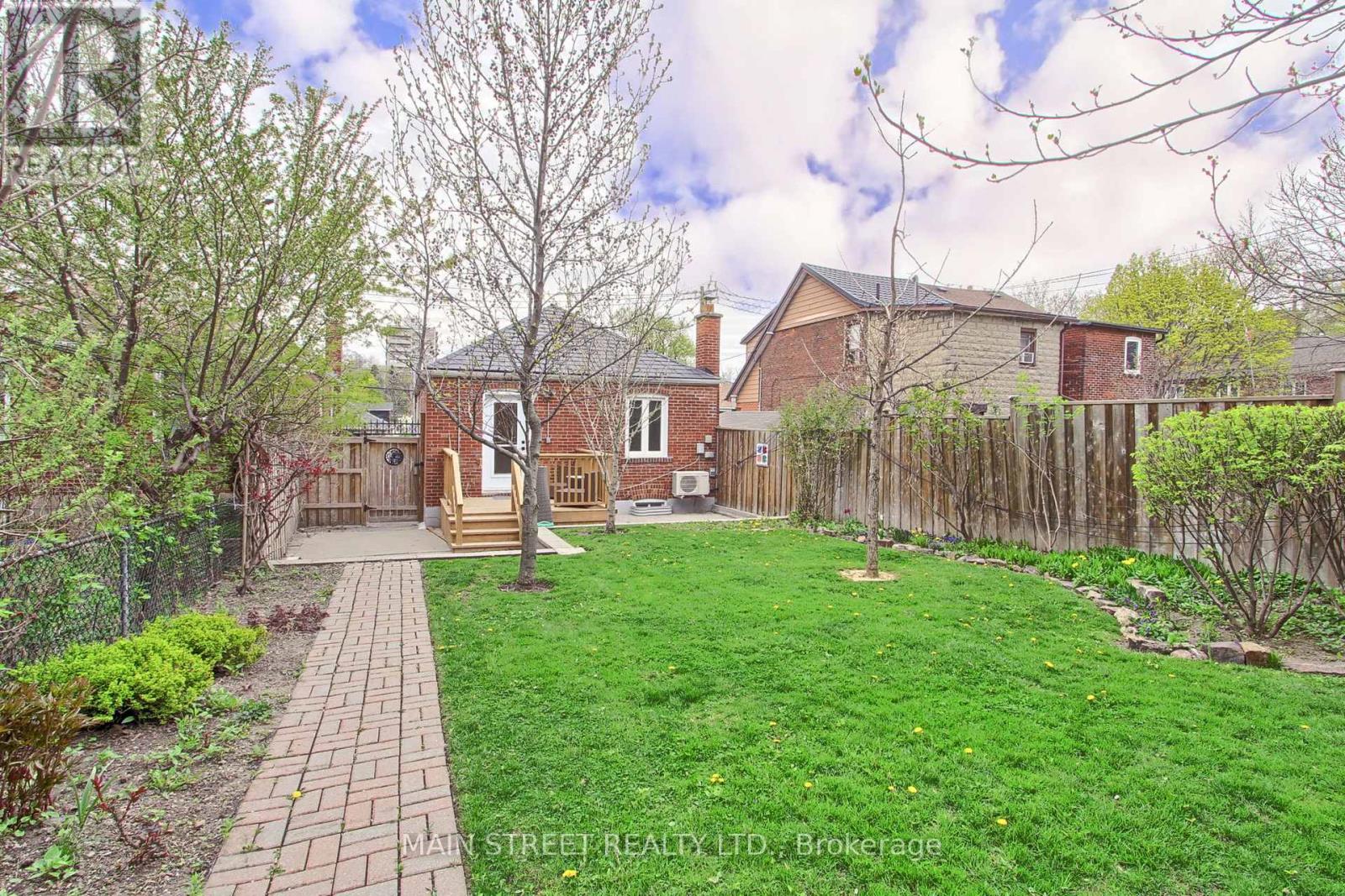 595 Northcliffe Boulevard, Toronto, Ontario  M6E 3L6 - Photo 46 - C13089858