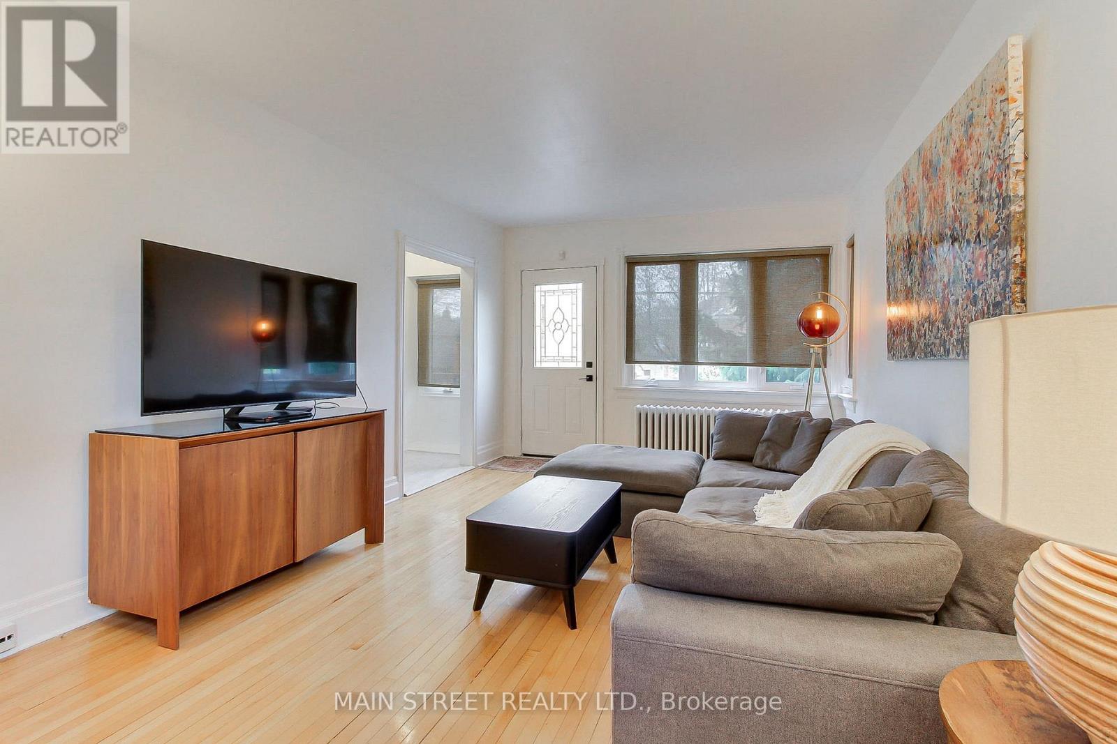 595 Northcliffe Boulevard, Toronto, Ontario  M6E 3L6 - Photo 8 - C13089858