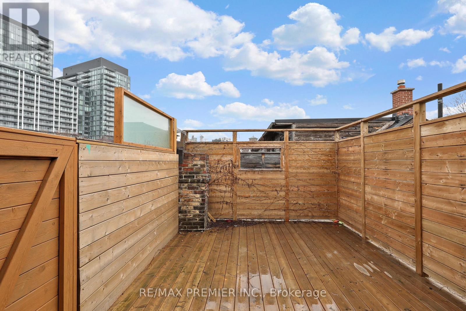 Upper - 394-A King Street E, Toronto, Ontario  M5A 1K9 - Photo 12 - C13089926