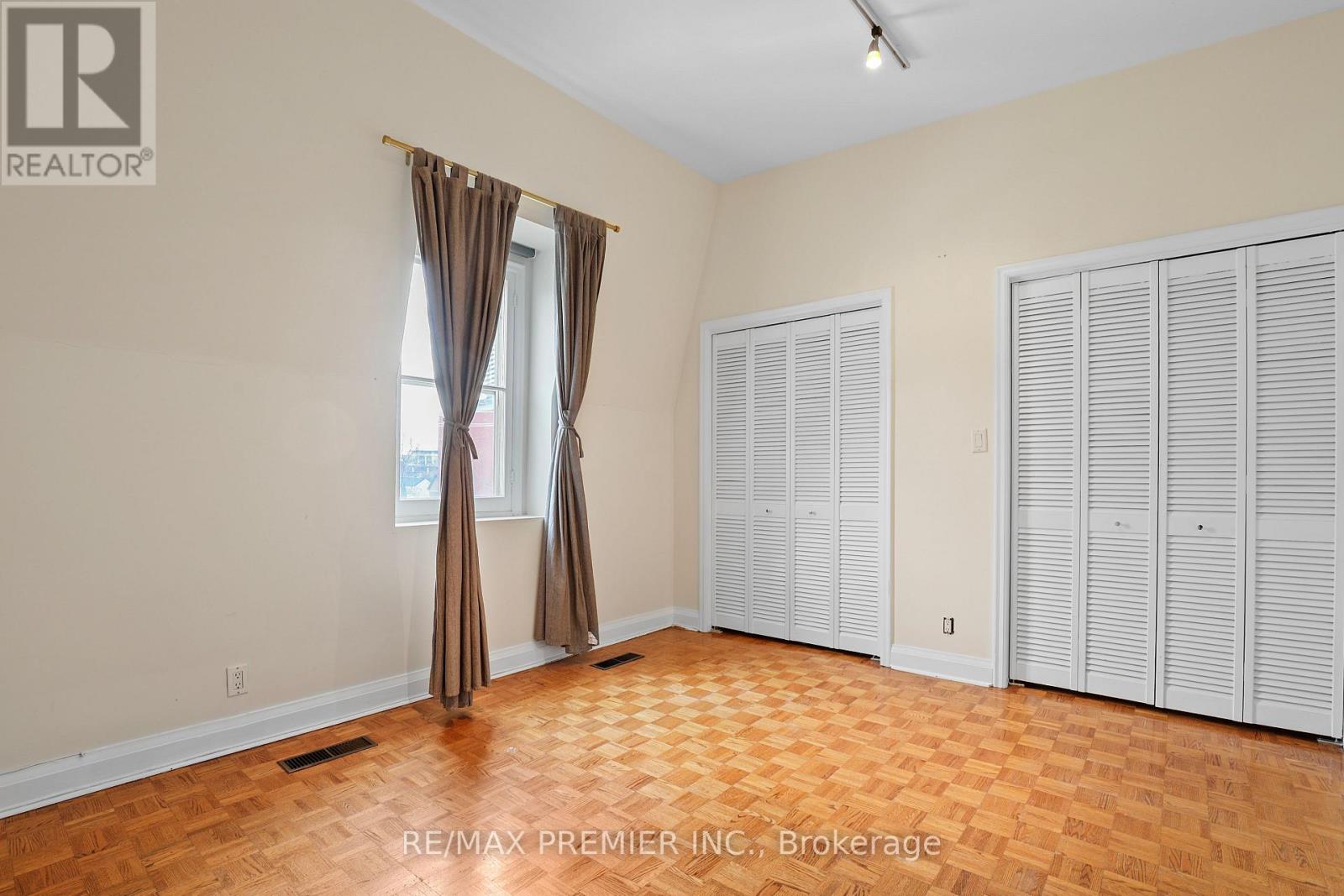 Upper - 394-A King Street E, Toronto, Ontario  M5A 1K9 - Photo 15 - C13089926
