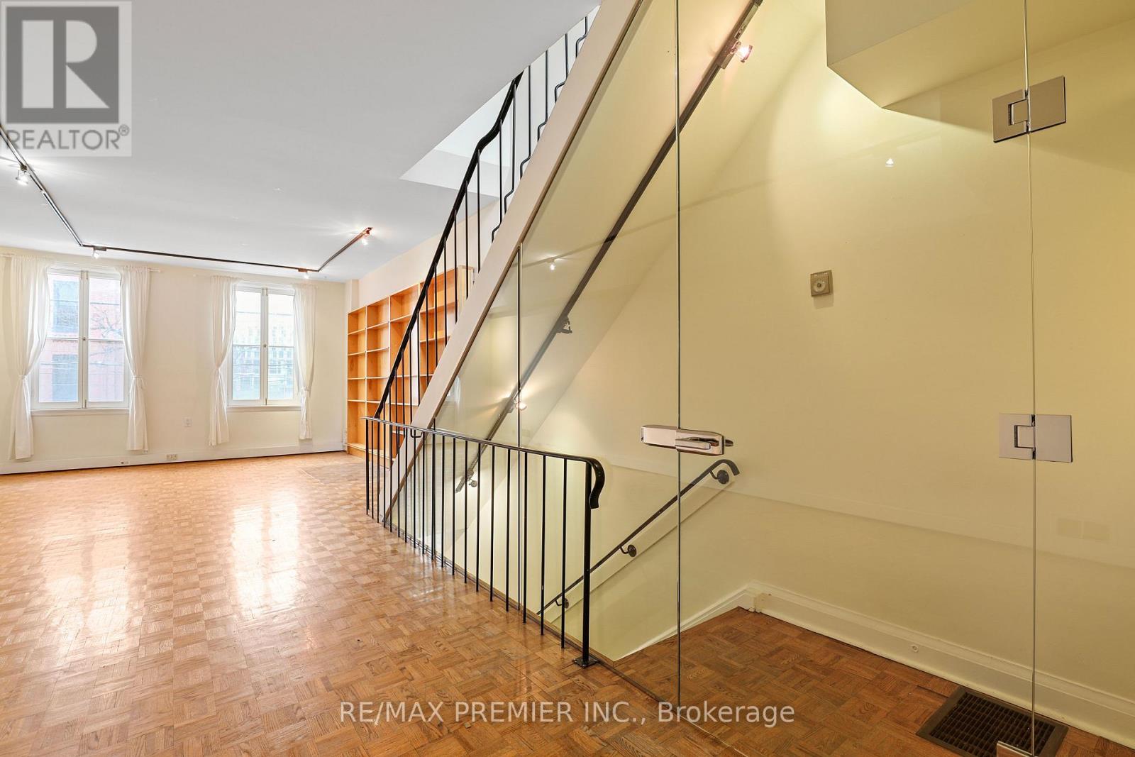 Upper - 394-A King Street E, Toronto, Ontario  M5A 1K9 - Photo 4 - C13089926