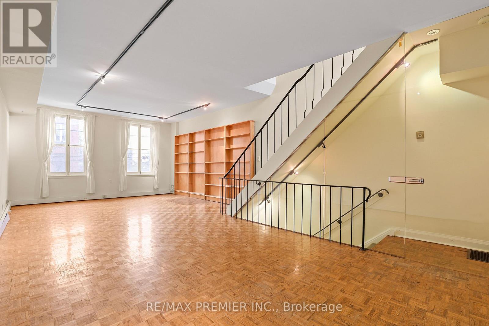 Upper - 394-A King Street E, Toronto, Ontario  M5A 1K9 - Photo 5 - C13089926
