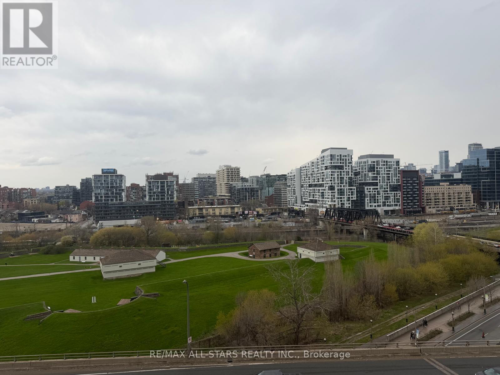 1503 - 50 Bruyeres Mews, Toronto, Ontario  M5G 0G8 - Photo 8 - C13089956
