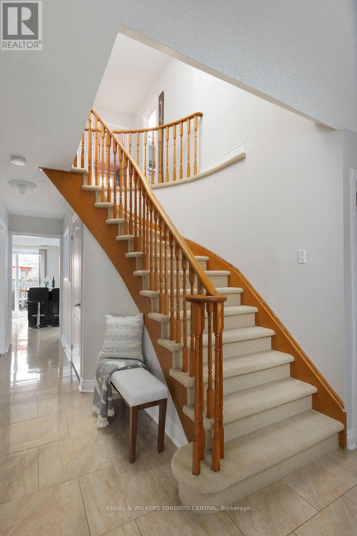 1539 Nipissing Court, Pickering, Ontario  L1V 6T8 - Photo 19 - E13003242