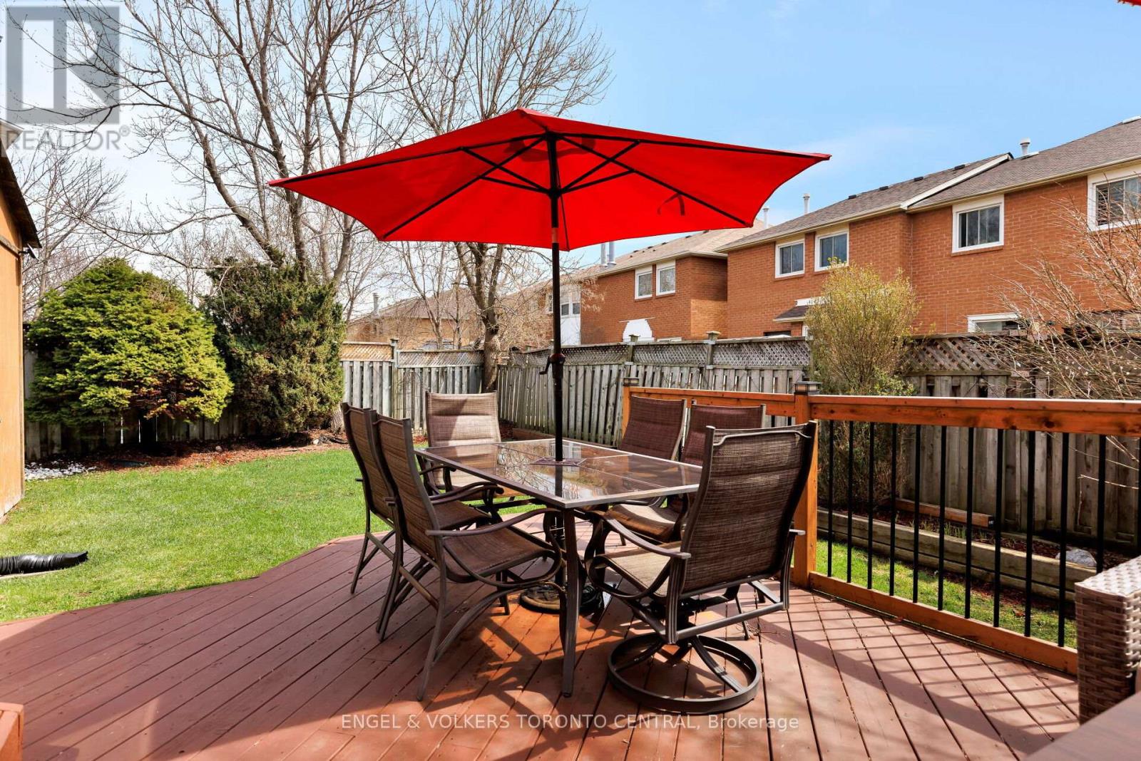1539 Nipissing Court, Pickering, Ontario  L1V 6T8 - Photo 37 - E13003242
