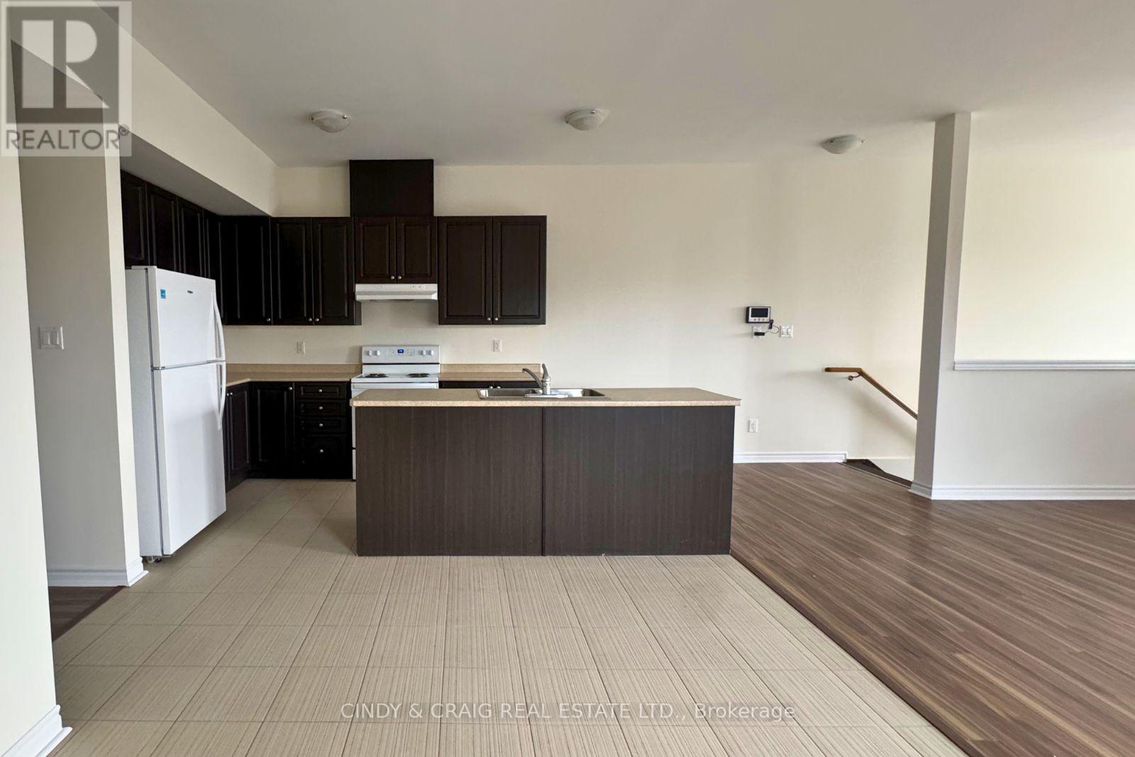 9 - 15 Rosswell Drive, Clarington, Ontario  L1E 0B9 - Photo 3 - E13089486