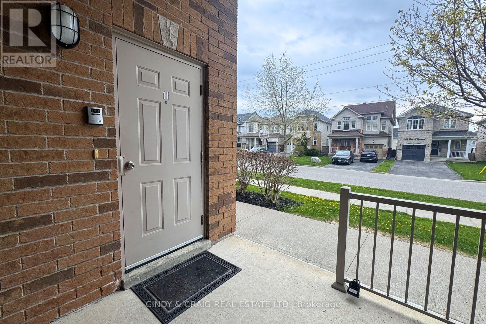 11 - 15 Rosswell Drive, Clarington, Ontario  L1E 0B9 - Photo 1 - E13089522