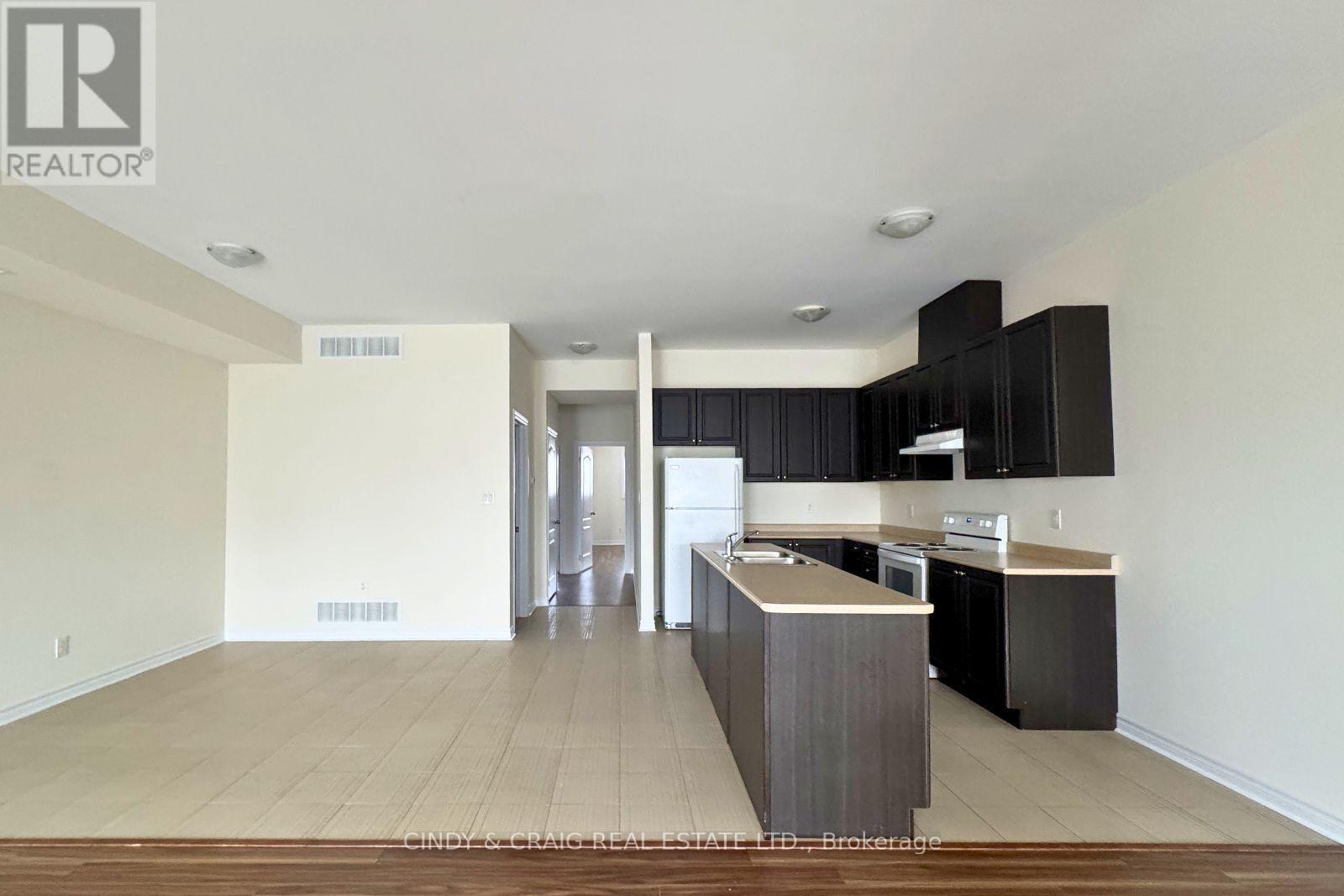 11 - 15 Rosswell Drive, Clarington, Ontario  L1E 0B9 - Photo 3 - E13089522