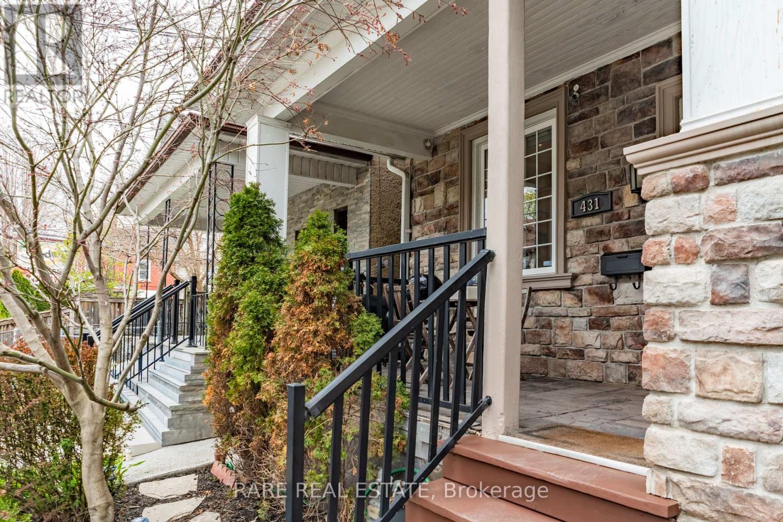 431 Jones Avenue, Toronto, Ontario  M4J 3G6 - Photo 2 - E13089546