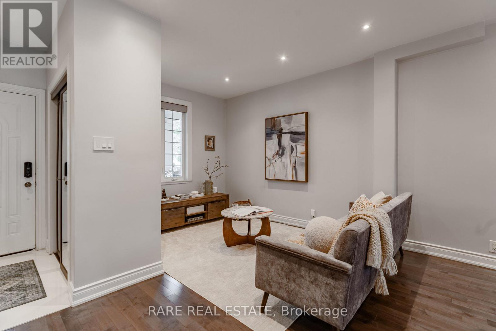 431 Jones Avenue, Toronto, Ontario  M4J 3G6 - Photo 5 - E13089546