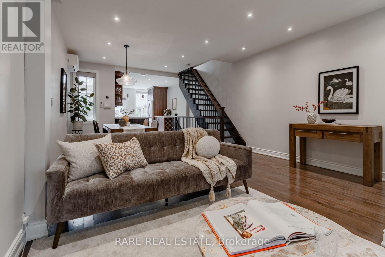 431 Jones Avenue, Toronto, Ontario  M4J 3G6 - Photo 8 - E13089546