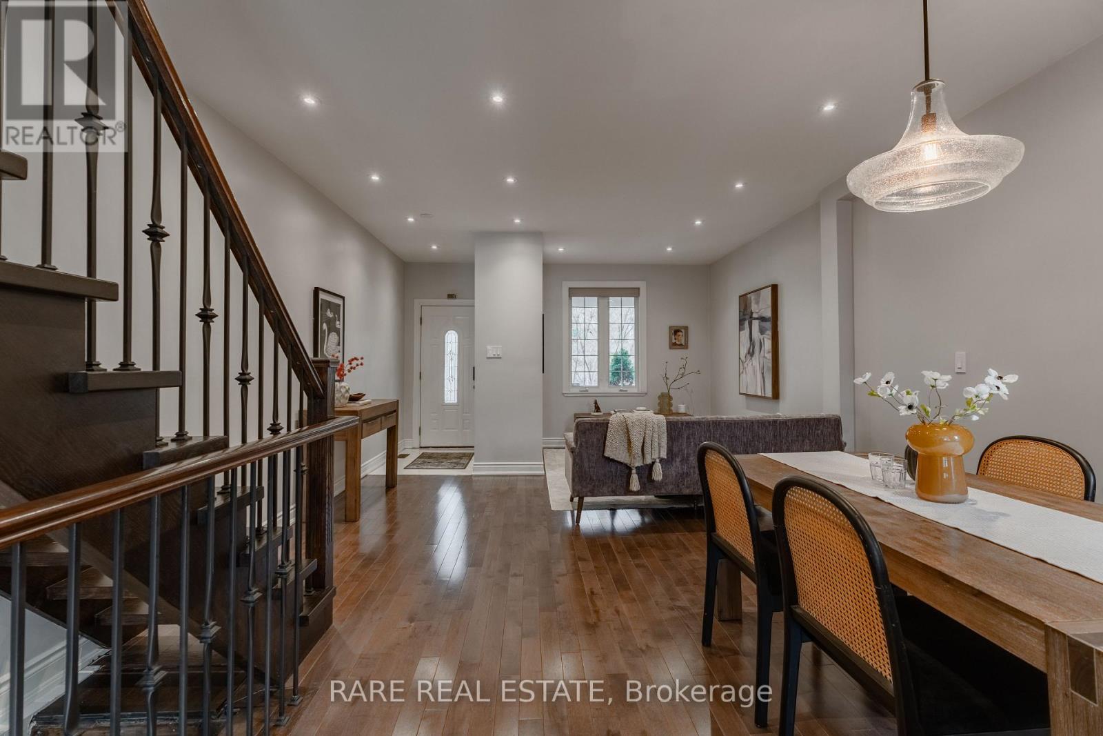 431 Jones Avenue, Toronto, Ontario  M4J 3G6 - Photo 9 - E13089546