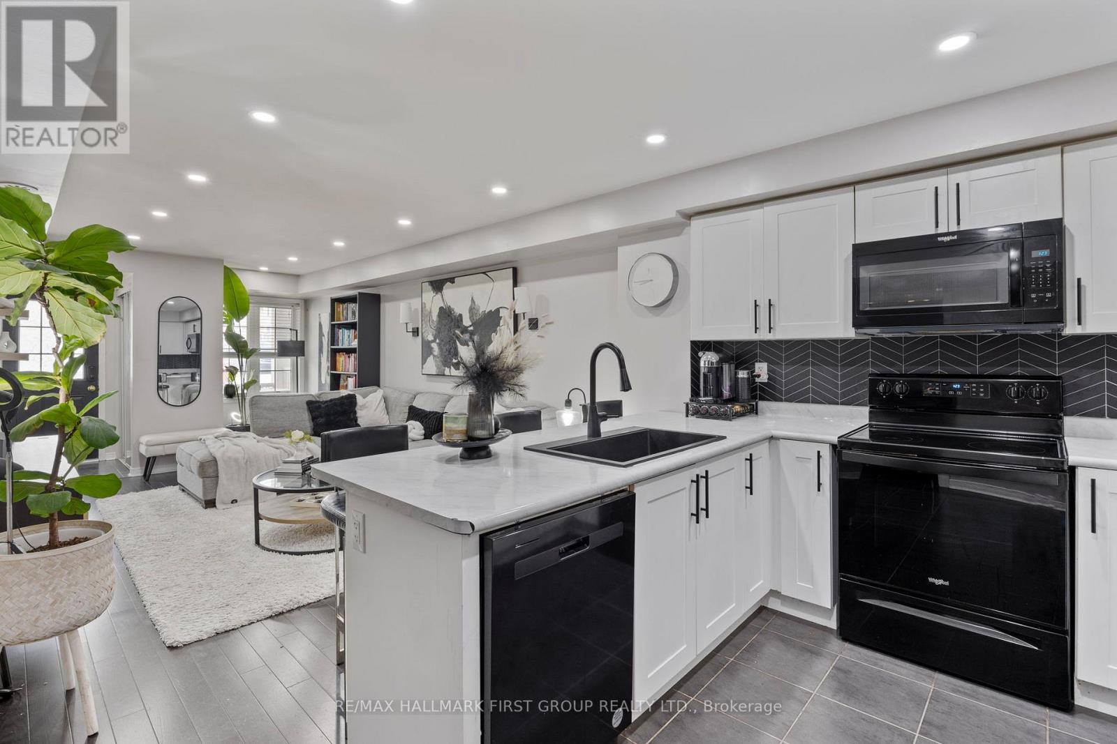 70 Abela Lane, Ajax, Ontario  L1T 0M9 - Photo 15 - E13089654
