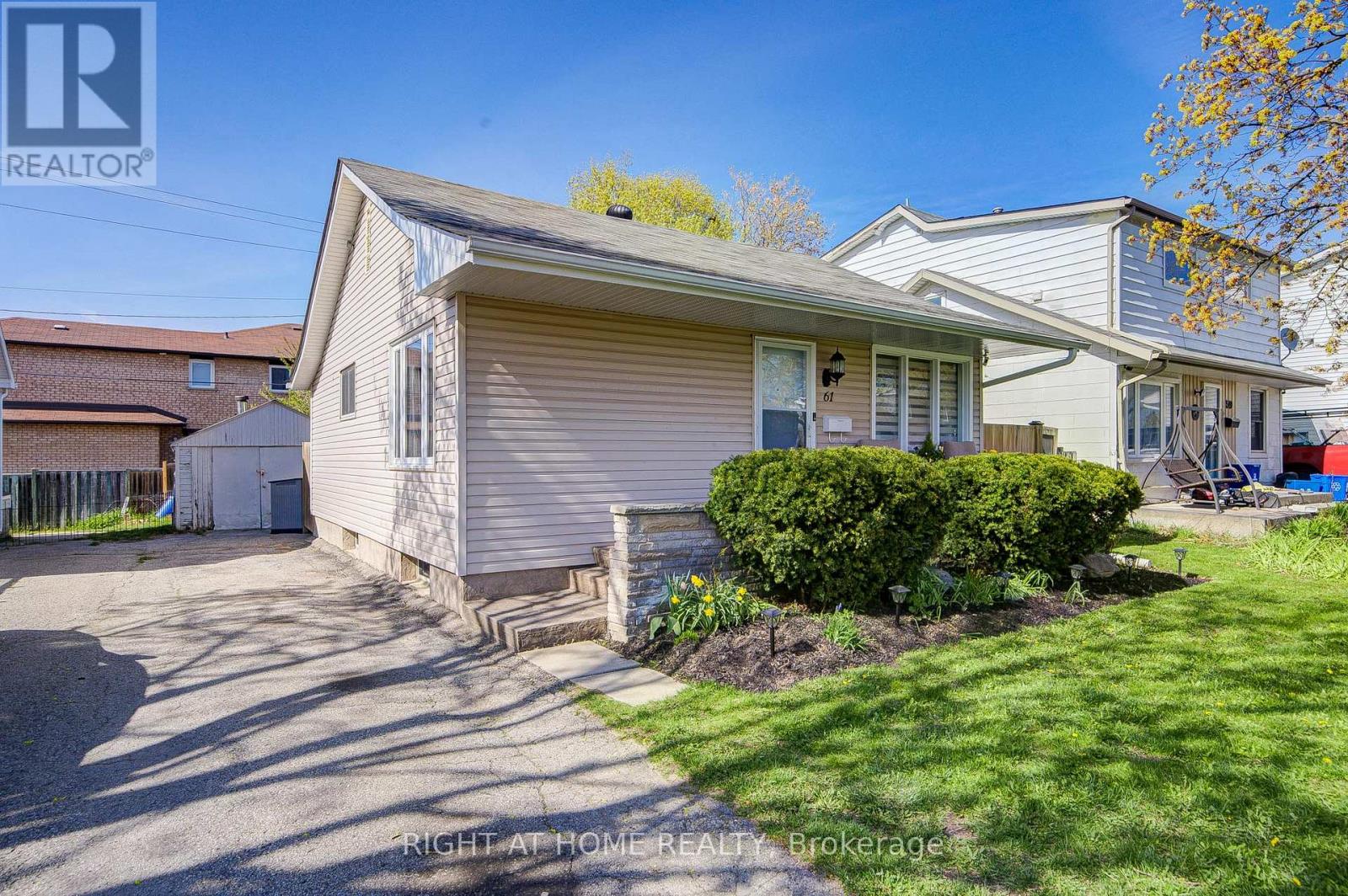 61 Beatty Road, Ajax, Ontario  L1S 1Z1 - Photo 5 - E13089906