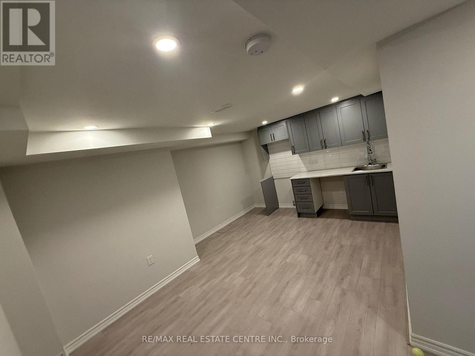 33 Lacewood Crescent, Brampton, Ontario  L6S 3K3 - Photo 10 - W13085648