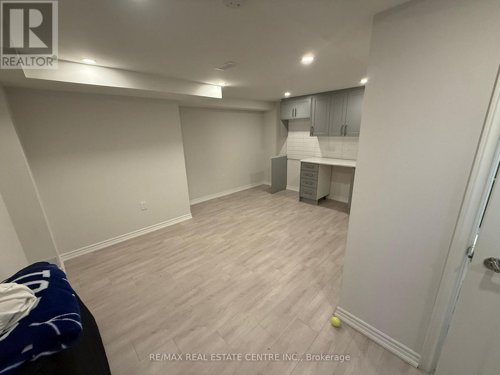 33 Lacewood Crescent, Brampton, Ontario  L6S 3K3 - Photo 11 - W13085648