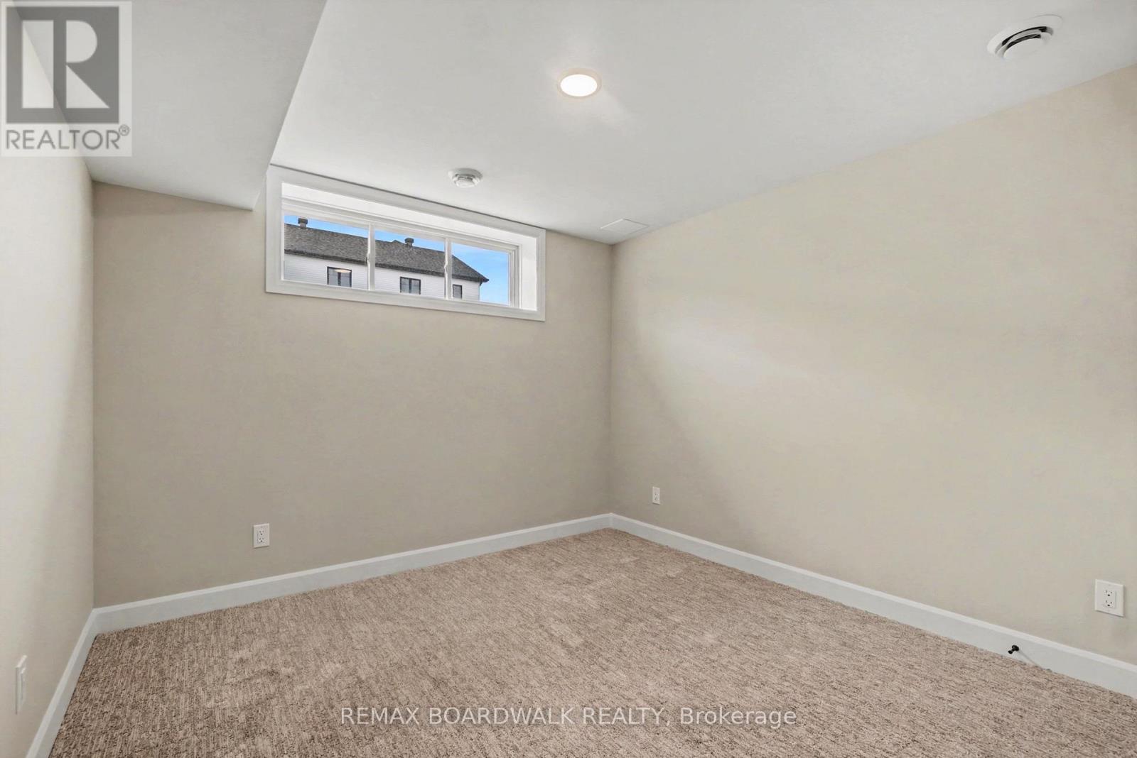 404 Falcon Lane, Russell, Ontario  K4R 1E5 - Photo 18 - X12899440