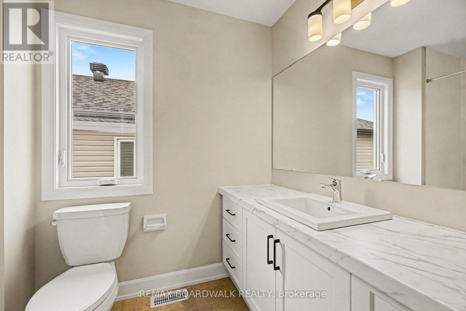 404 Falcon Lane, Russell, Ontario  K4R 1E5 - Photo 10 - X12899440