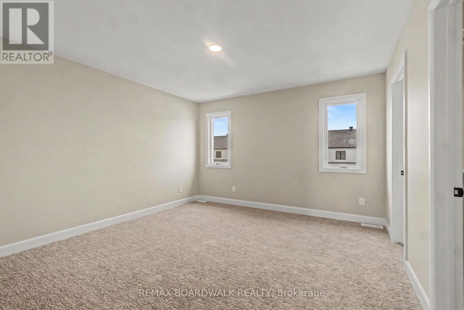 404 Falcon Lane, Russell, Ontario  K4R 1E5 - Photo 12 - X12899440