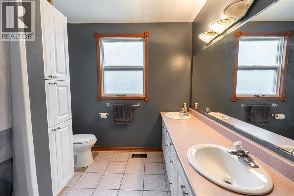 1736 Dufferin Avenue, Wallaceburg, Ontario  N8A 2X4 - Photo 16 - 26010234