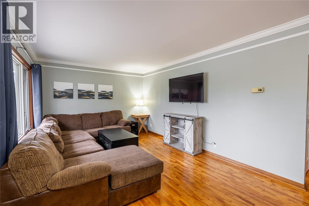 1736 Dufferin Avenue, Wallaceburg, Ontario  N8A 2X4 - Photo 4 - 26010234