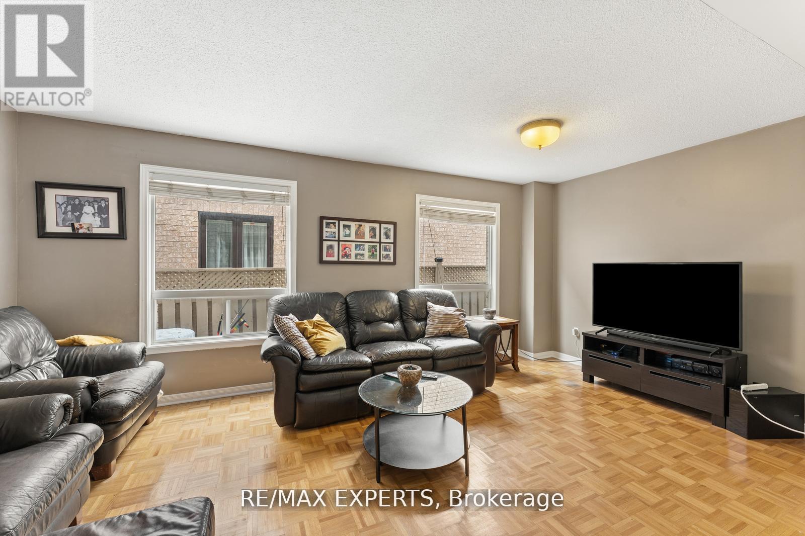 19 Maximillian Street, Vaughan, Ontario  L4H 2S6 - Photo 2 - N13089624