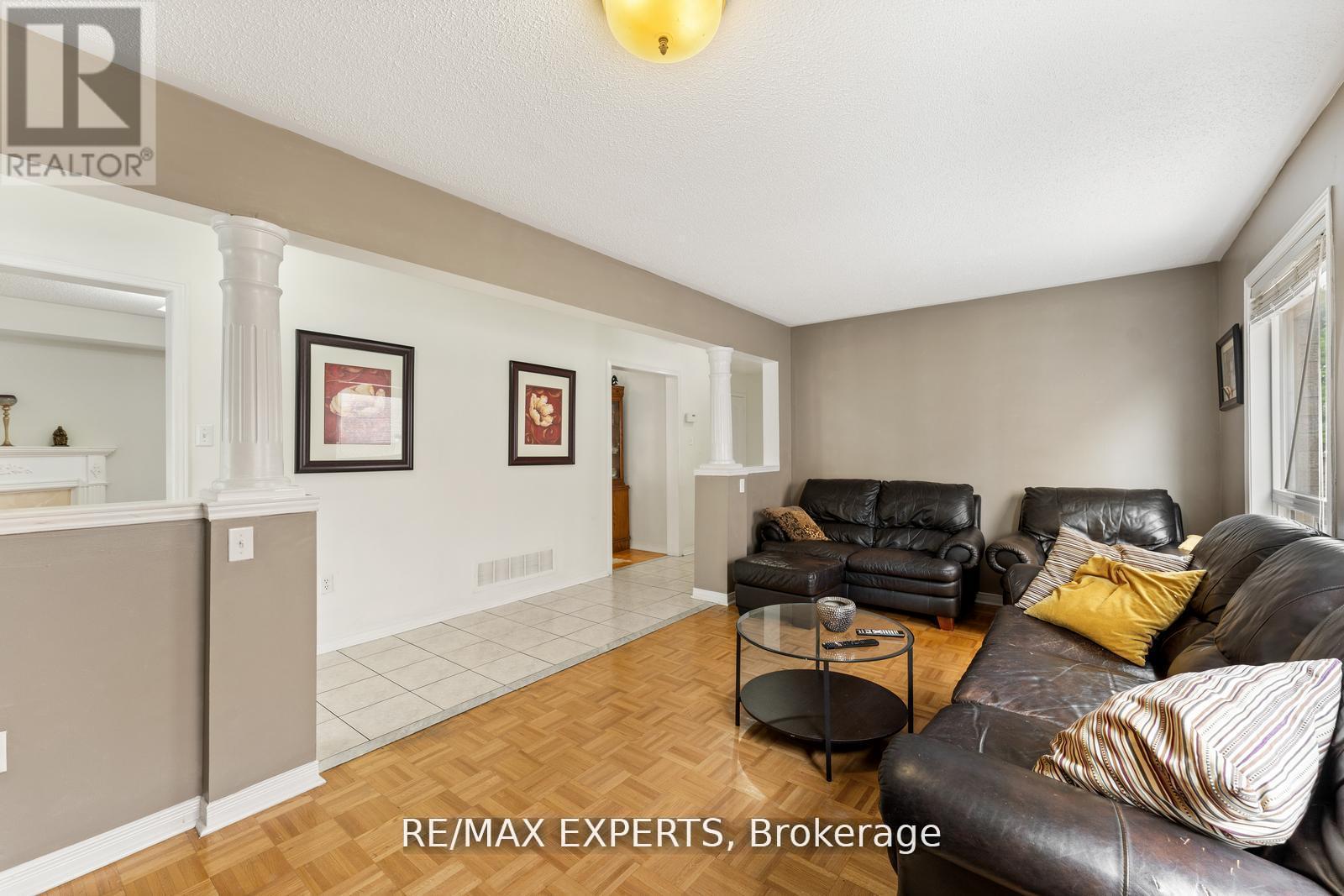 19 Maximillian Street, Vaughan, Ontario  L4H 2S6 - Photo 7 - N13089624