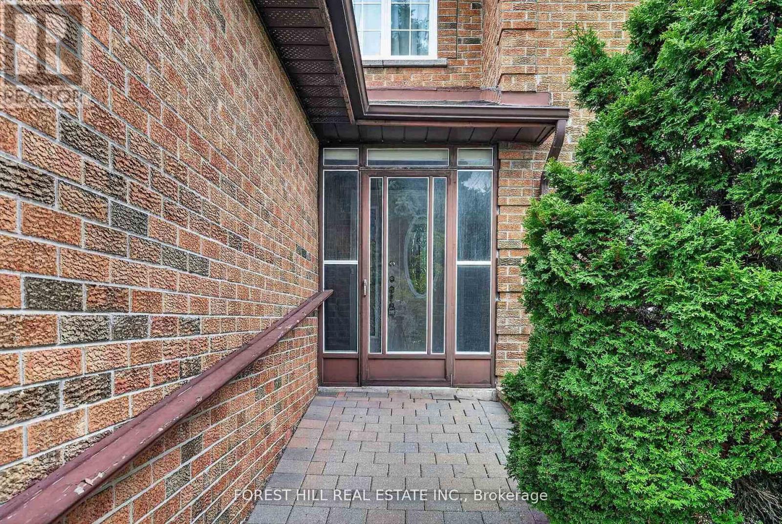 20 Elston Court, Richmond Hill, Ontario  L4C 8A5 - Photo 3 - N13089750