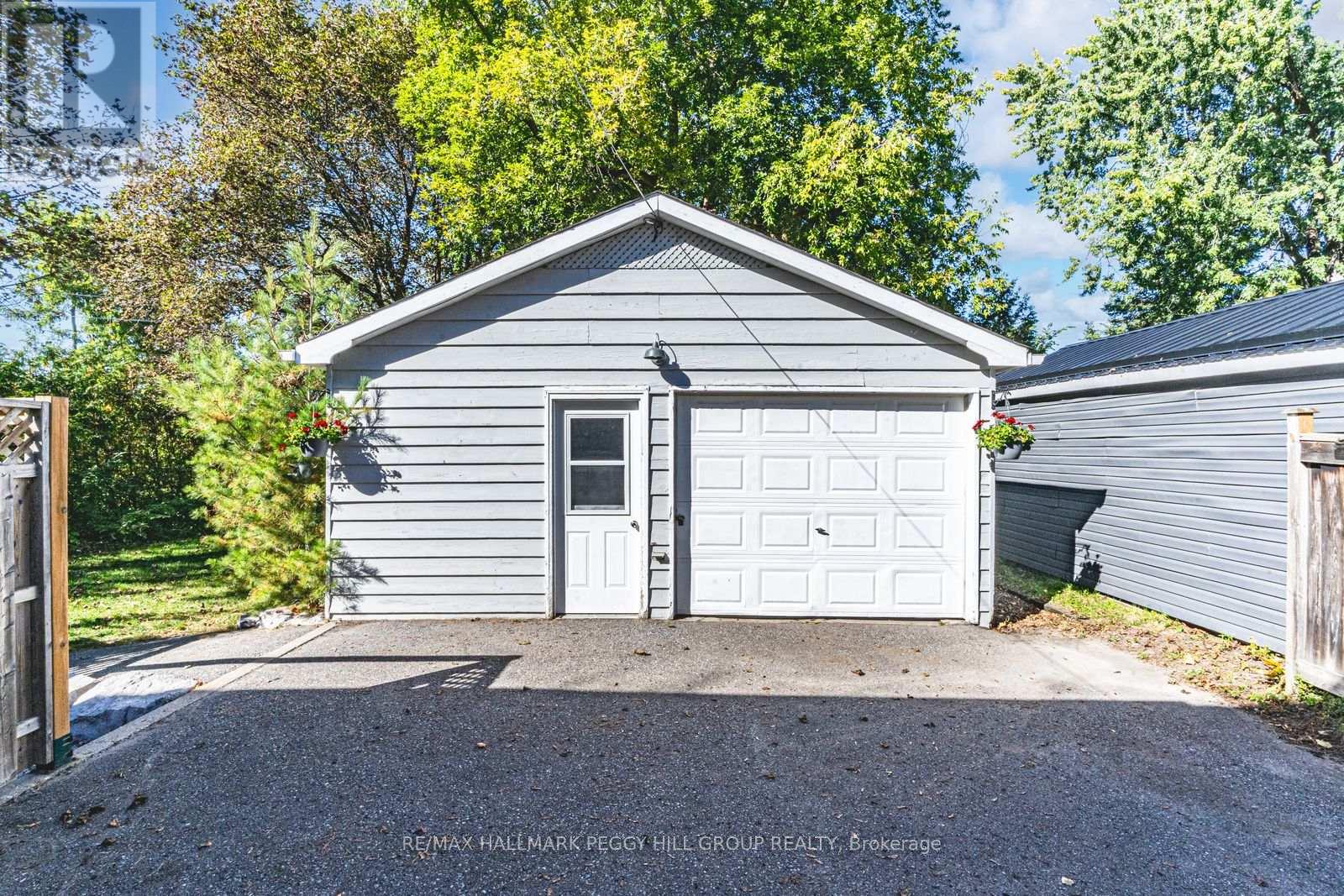 10 Holgate Street, Barrie, Ontario  L4N 2T5 - Photo 17 - S13089578
