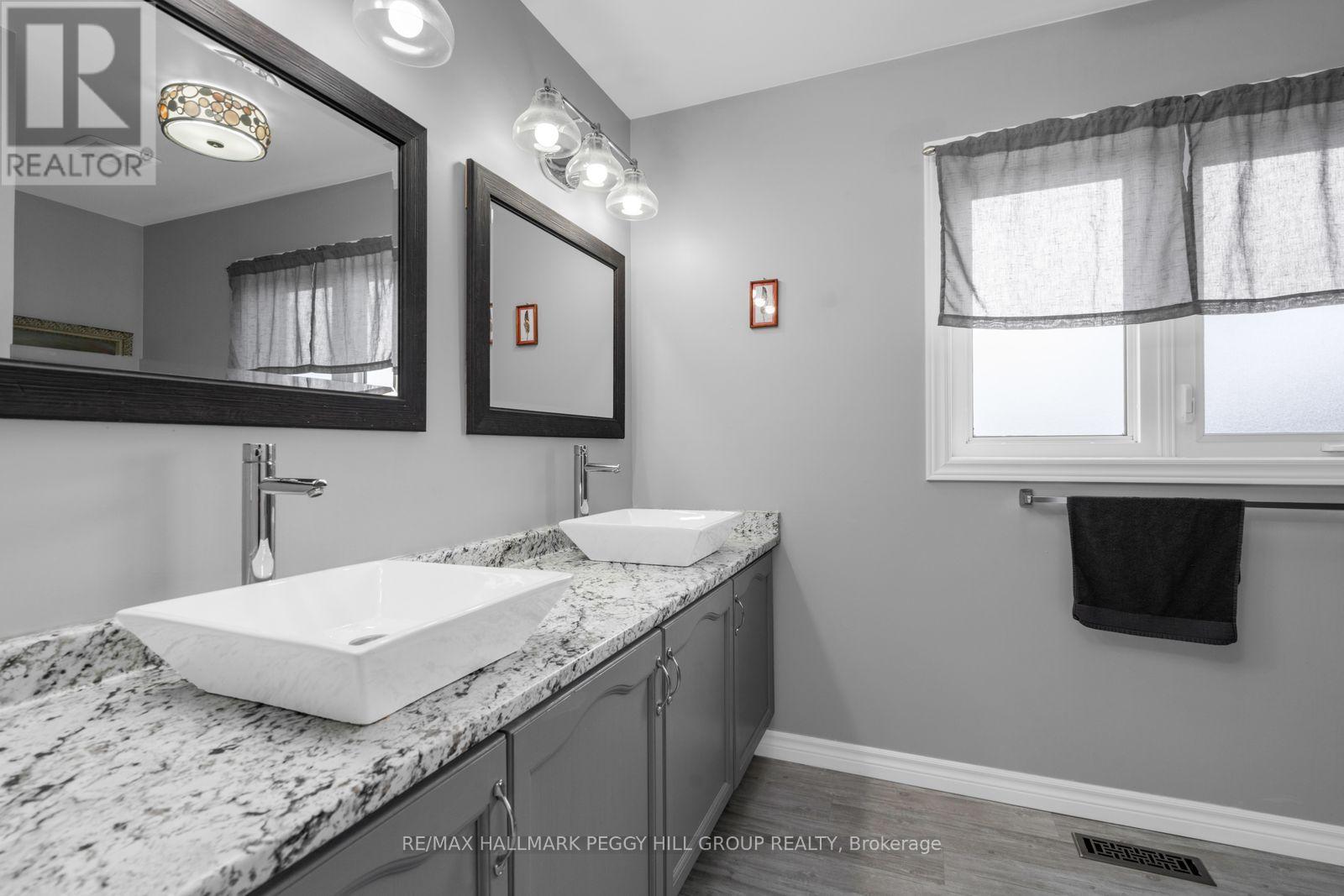 45 Ward Drive, Barrie, Ontario  L4N 7P2 - Photo 12 - S13089882