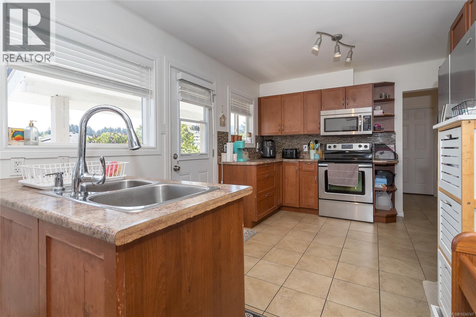 607 Fifth St, Nanaimo, British Columbia  V9R 1P7 - Photo 10 - 1034747