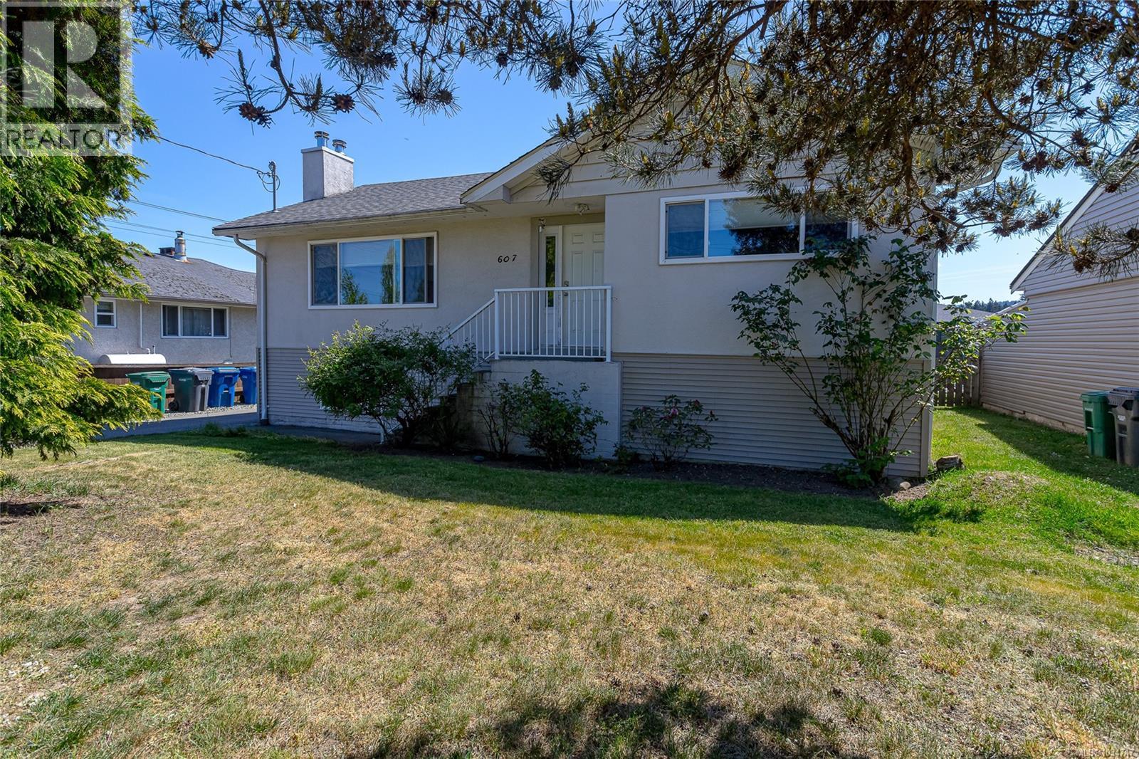 607 Fifth St, Nanaimo, British Columbia  V9R 1P7 - Photo 1 - 1034747