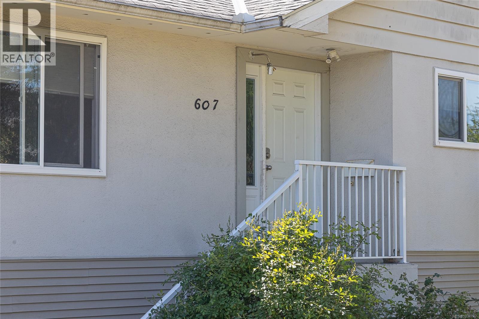 607 Fifth St, Nanaimo, British Columbia  V9R 1P7 - Photo 7 - 1034747